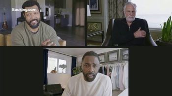 Booking.com: Teaser: Idris Rehearses for His Big Game Debut