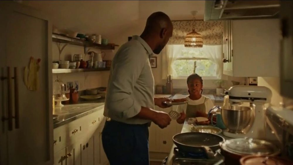 National University TV Spot, 'James: Supporting All Your Ands' [Spanish]