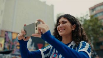 Google Pixel 7 TV Spot, 'The Beautiful Game Belongs to All of Us: Free' Ft. Megan Rapinoe, Prince Royce, Carlos Valderrama - Thumbnail 6