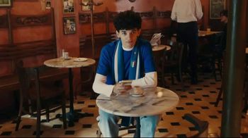 Google Pixel 7 TV Spot, 'The Beautiful Game Belongs to All of Us: Watch and Buds' Ft. Megan Rapinoe, Prince Royce, Carlos Valderrama - Thumbnail 4
