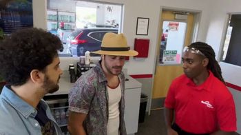 Safelite Auto Glass TV Spot, 'Vlogging Buddies: Windshield vs. Rock' - Thumbnail 4