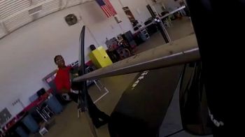 Safelite Auto Glass TV Spot, 'Vlogging Buddies: Windshield vs. Rock' - Thumbnail 7