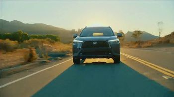 Toyota Corolla Cross TV Spot, 'Olympics: Perfect Getaway' Song by Surfaces, Tai Verdes [T1] - Thumbnail 9