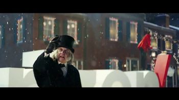 Verizon TV Spot, 'Tis the Season: Free 5G Phone' Featuring Cecily Strong, Paul Giamatti - Thumbnail 1