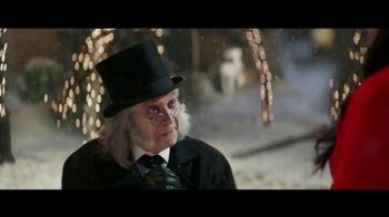 Verizon TV Spot, 'Tis the Season: Free 5G Phone' Featuring Cecily Strong, Paul Giamatti - Thumbnail 5